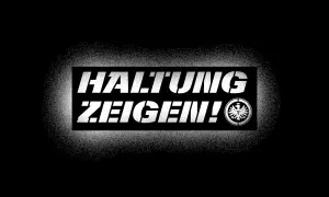 Haltung zeigen!" – ein starkes Zeichen gegen Rassismus, mit einem Adler-Symbol.