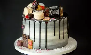 Tort z butelek alkoholu: Kompletny poradnik DIY. Zaskocz!