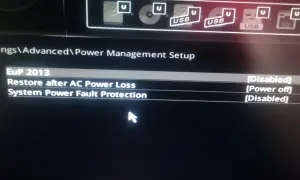 Ekran BIOS z opcjami zarządzania energią: EuP 2013, Restore after AC Power Loss, System Power Fault Protection.