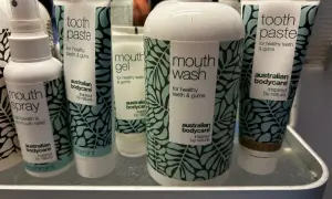 Spray na suchość w ustach i odświeżacz od Australian Bodycare. Zestaw do higieny jamy ustnej.