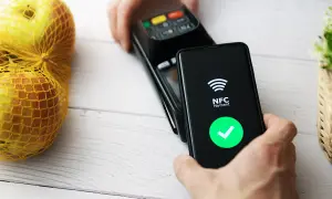 Płatność zbliżeniowa telefonem z NFC. To proste, jak zapłacenie za jabłka.