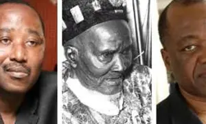 Trois portraits d'hommes, dont un ancien, évoquant l'origine Coulibaly.