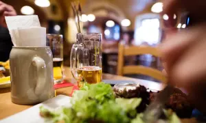 Gdzie zjeść w Szklarskiej Porębie? Odkryj najlepsze restauracje i smaki