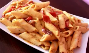 Penne carbonara przepis: Idealne włoskie danie w 20 minut