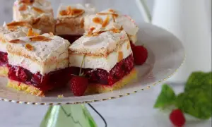 Jak zrobić idealną bezę do malinowej chmurki bez błędów i z perfekcyjnym smakiem