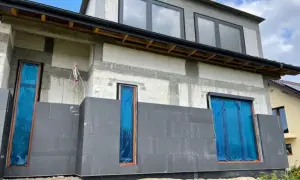 Czy styropian ma zachodzić na okno? Klucz do skutecznej izolacji