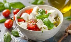 Mozzarella w kostce - Jak używać sera mozzarella w kostkach