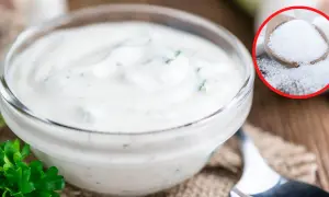 Jak zrobić sos czosnkowy jak z restauracji - idealny przepis w domu