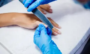 Manicure biologiczny na czym polega i jakie ma korzyści dla paznokci