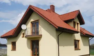 Jakie okna do ceglastego dachu? Oto kolory, które musisz znać