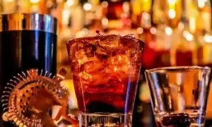 Najlepsze drinki z piwem w szklance, które zaskoczą Twoich gości
