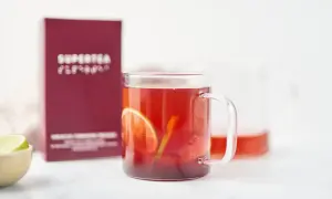 Herbaty, które skutecznie łagodzą ból brzucha i poprawiają trawienie