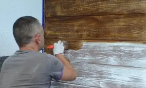 Czym malować deski elewacyjne, aby uniknąć zniszczeń i kosztów?