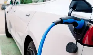 Ile kosztuje 100 km samochodem elektrycznym? Zaskakujące wydatki!
