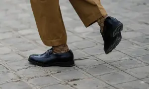 Co na skrzypiące buty? Skuteczne sposoby na uciążliwy hałas