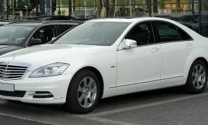 Mercedes W221 jaki silnik wybrać, aby uniknąć kosztownych napraw?