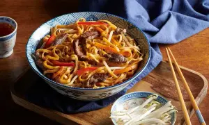 Ile gotować makaron chow mein, aby uniknąć rozgotowania i uzyskać idealną teksturę