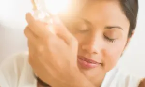 Perfum czy woda perfumowana - odkryj różnice i idealne zastosowanie