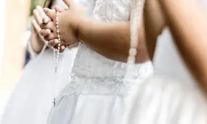 Co na prezent na komunie? Odkryj wyjątkowe pomysły na niezapomniane chwile
