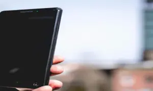 Jak zwiększyć zasięg internetu w telefonie i uniknąć frustracji z sygnałem