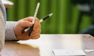 Jak napisać kontekst w rozprawce, aby wzmocnić swoje argumenty?