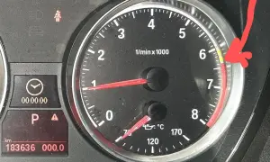 Jak sprawdzić temperaturę silnika BMW E90? Instrukcja krok po kroku