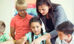 Czy nauczyciel wspomagający może być wychowawcą? Sprawdź przepisy!