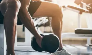 Co to jest trening siłowy? Korzyści, ćwiczenia i wskazówki dla początkujących