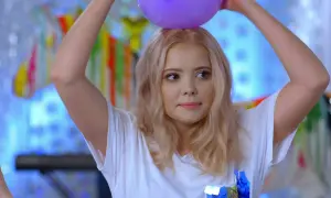 Jak naelektryzować balon z konfetti, aby efekt był zachwycający