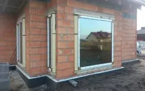 Okno fix w ramie czy w skrzydle - co wybrać, by zaoszczędzić?