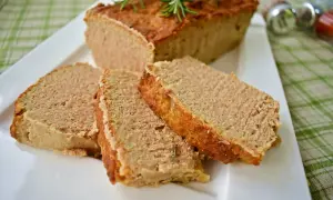 Ile piec pasztet z królika, aby był idealnie soczysty i smaczny?
