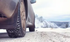 Kiedy zmieniać opony na letnie? Uniknij mandatu i niebezpieczeństw na drodze!