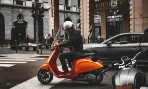 Ile kosztuje przerejestrowanie motoroweru? Sprawdź, aby nie przepłacić