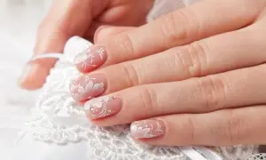Jaki manicure na ślub: eleganckie pomysły, które zachwycą każdego