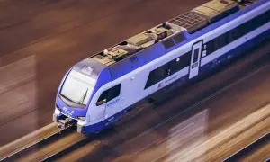Z jaką prędkością jedzie pociąg intercity i co warto wiedzieć?