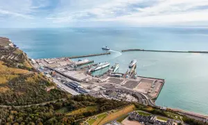 Ile kosztuje prom do Anglii? Ceny, które Cię zaskoczą