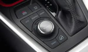 Drive Mode Toyota - wszystko co musisz wiedzieć o trybach jazdy i obsłudze