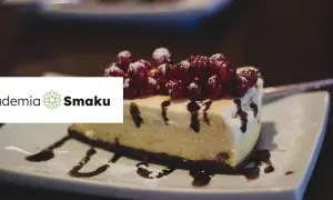 Ile piec sernik w 150 stopniach, aby uzyskać idealną konsystencję?