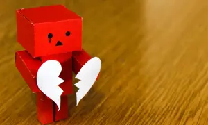 Jak odzyskać kobietę po rozstaniu i uniknąć emocjonalnego bólu