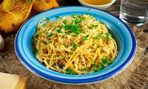 Spaghetti aglio olio z Kwestii Smaku: przepis krok po kroku