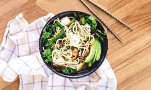 Zamienniki makaronu chow mein – co wybrać, aby nie stracić smaku?
