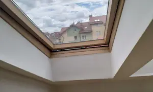 Dlaczego pocą się okna? Przyczyny i skuteczne rozwiązania problemu