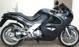 BMW K 1200 RS - moc i komfort w jednym. Co musisz wiedzieć?