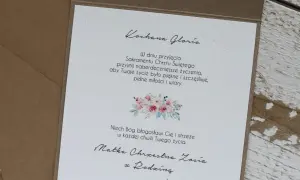 Jak podpisać życzenia od matki chrzestnej, aby wywołać wzruszenie?