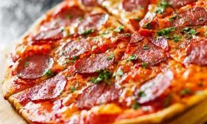 Jak zrobić pizzę bez drożdży: łatwe przepisy na idealne ciasto
