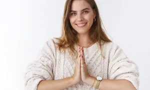 Co znaczy namaste w jodze? Poznaj jego znaczenie, symbolikę i praktyczne zastosowanie