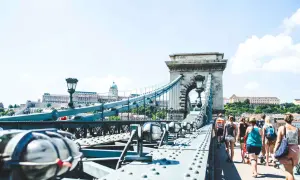 Gdzie zjeść w Budapeszcie? Odkryj najlepsze miejsca na smaczne jedzenie