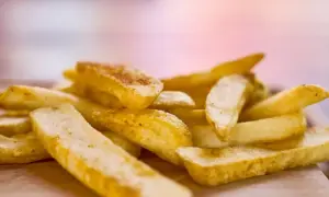 Jak przygotować frytki w piekarniku, aby były idealnie chrupiące