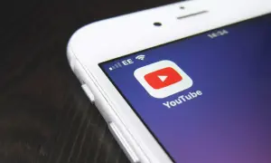 Jak słuchać YouTube Music w tle bez płacenia za premium?