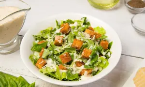 Idealny sos Cezar bez anchois? Sekret smaku umami!